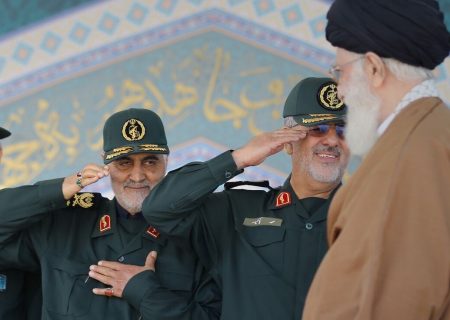 سپهبد سلیمانی: فرمانده کل حضرت زهراست
